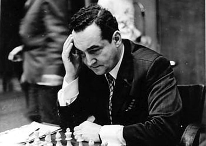 Morreu Mark Taimanov, um dos melhores jogadores de xadrez de sempre -  Modalidades - Jornal Record