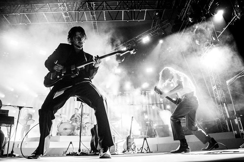Radiohead, Pink Floyd y Arctic Monkeys tienen los vinilos más vendidos de  la década — Radio Concierto Chile